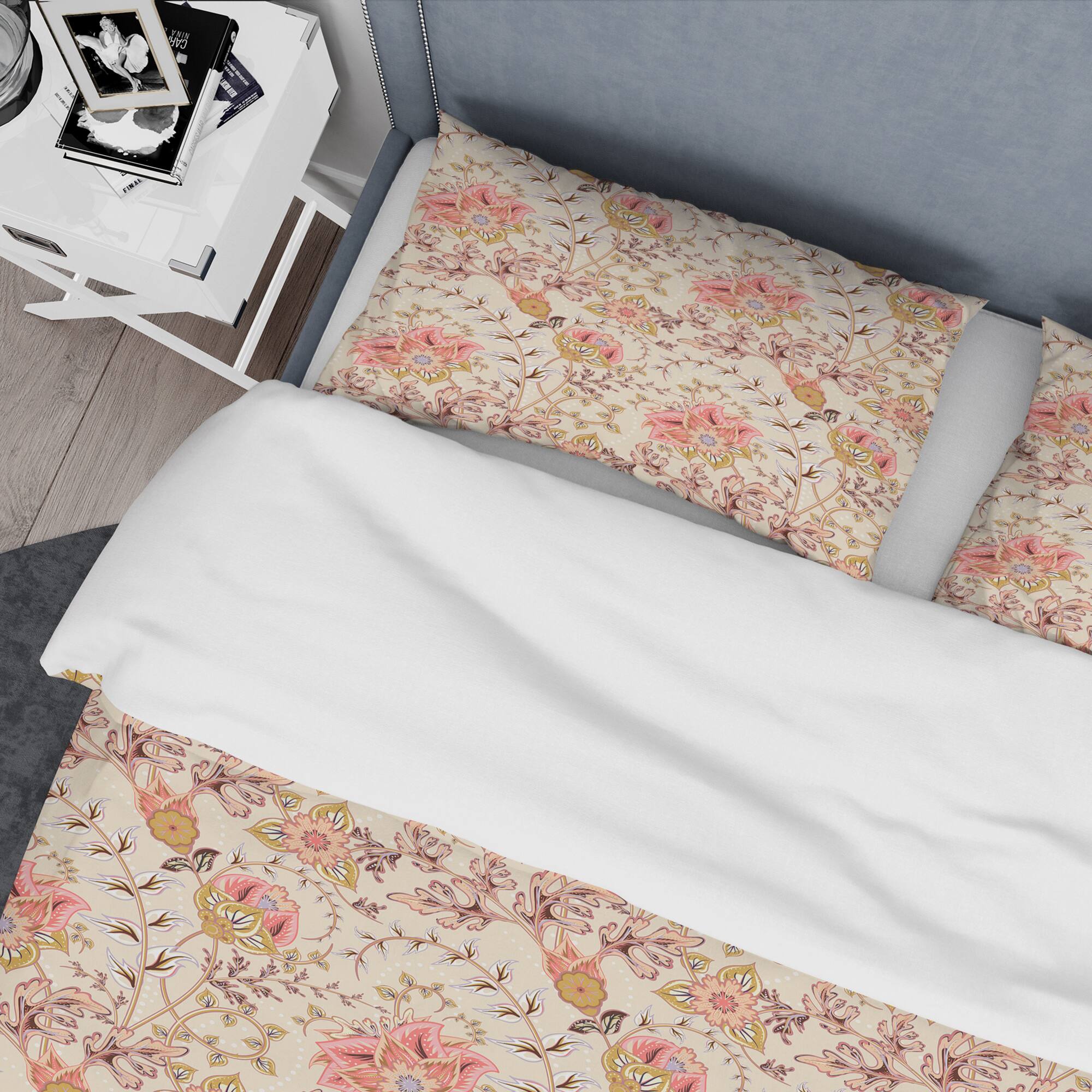 Designart 'Oriental Floral Paisley' Mid-Century Duvet Cover Set
